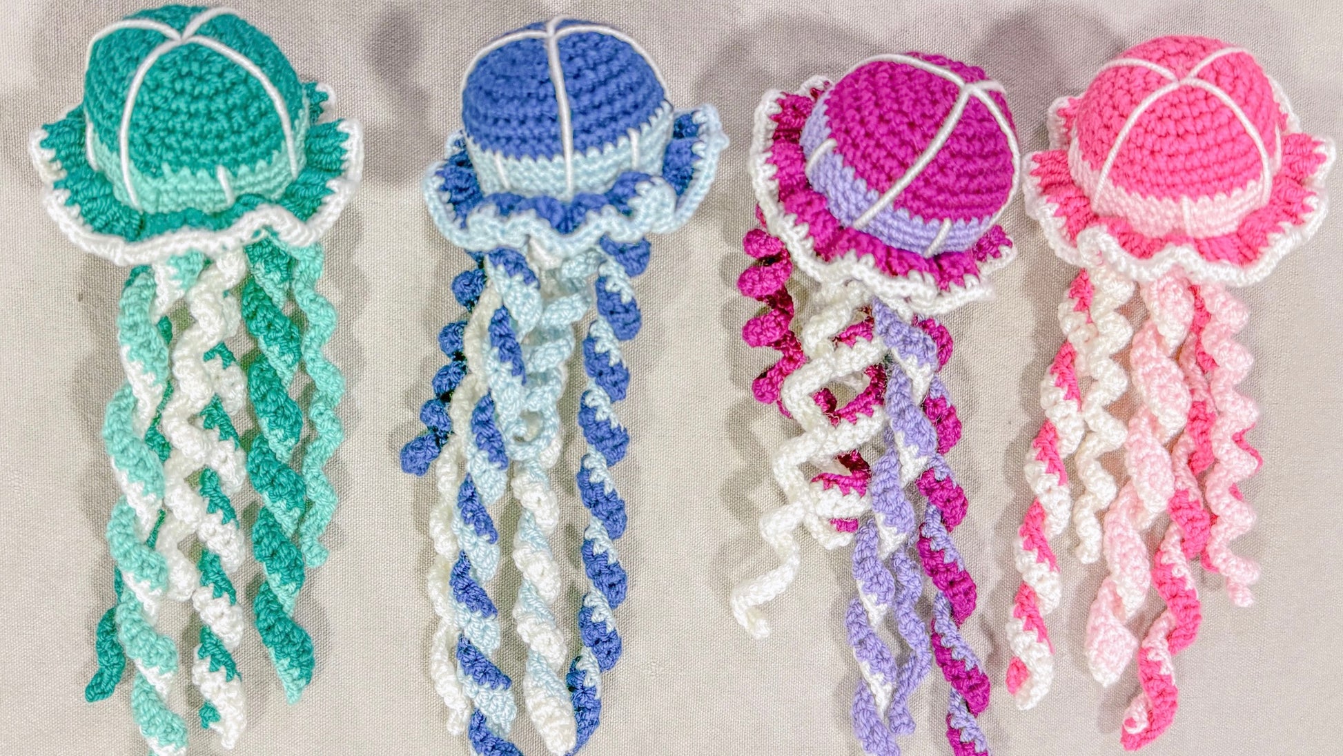 crochet jelly fish charm 